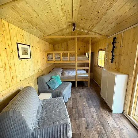 Sadky Kompleks wypoczynkowy *