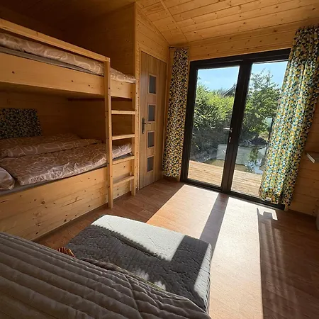 Sadky Kompleks wypoczynkowy *